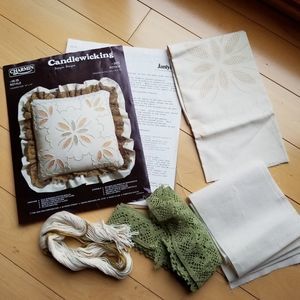 Vtg Janlynn Charmin Candlewicking Embroidery Royale Pillow Craft Kit 14" x 14"